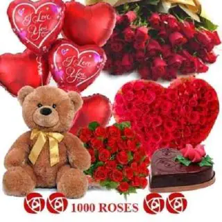 1000 Roses with 3 feet teddy with Heart shape ball