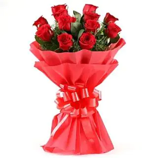 bunch of 12 red roses