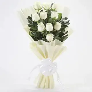 12 white roses bunch