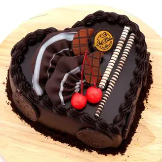 heart shape chocolate truffle cake 