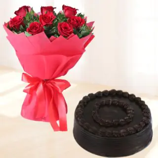 Bunch of 10 red roses with chocolate cake 
