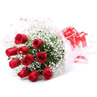 Bunch of 12 red roses set