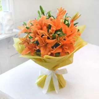 Bunch of 8 orange lilies
