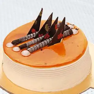 delicious butterscotch fresh cream cake 