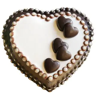 Heart Shape Vanilla Fresh Cream Cake 1 kg