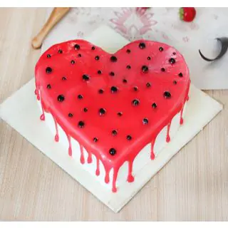 heart shape strawberry cake 