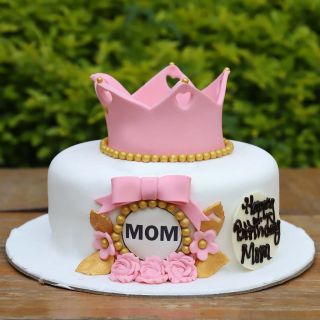 2 kg fondant MOM theme cake 