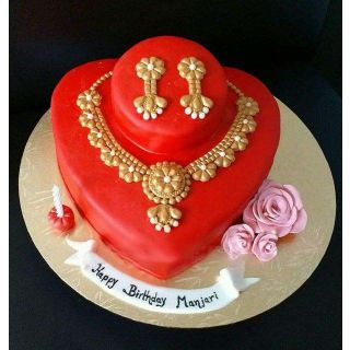 2 kg jewellery theme cake 