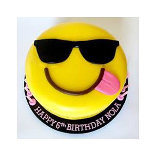 Emoji Fondant cake 