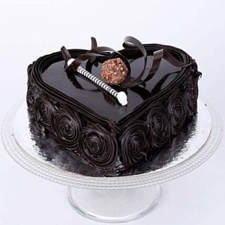heart shape dark  chocolate cake 