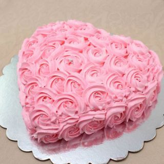 heart shape floral cake in vanilla flavor 