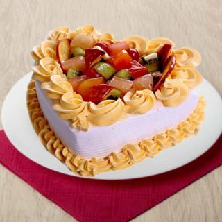 heart shape mix fruit cake 