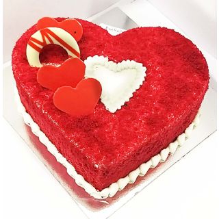  heart shape red velvet cool cake 