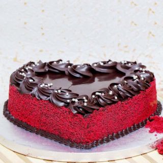 heart shape red velvet chocolate cake 