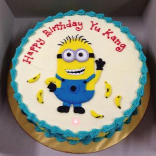 Minion Photo cake - pineapple flavor 