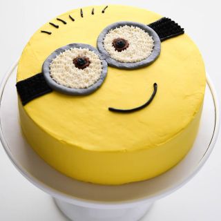  minion shape cake 