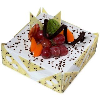 pineapple fresh cream with exotic fruits topping 