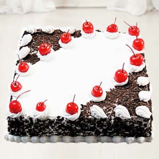 square shape black forest cakes
