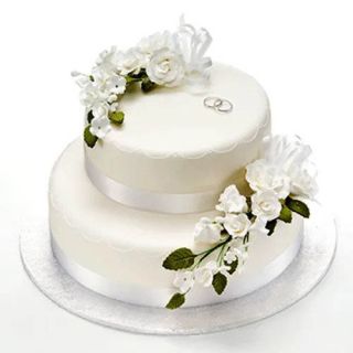 2 tier vanilla cake in 2 kg with floral topping 