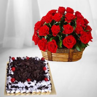 basket of 15 red roses with half kg black forest cake 