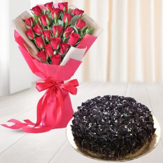 Bunch of 20 red roses with chocolate fantasy cake 