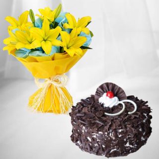 Bunch of 5 yellow lilies with half kg black forest cake 