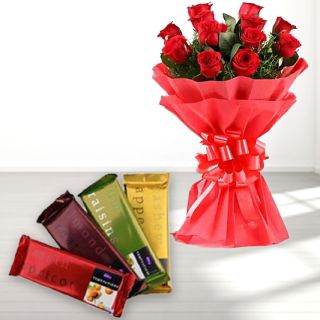 Bunch of 8 red roses with set of 3 temptations chocolate 