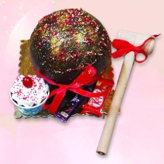Half kg chocolate pinata cake with vanilla cup cake  