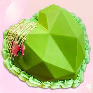 Half kg Heart shape kiwi pinata cake 