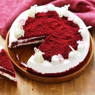 premium quality red velvet cool birthday cake 