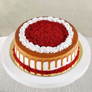  red velvet  caramel cake 