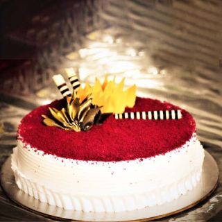  red velvet cool premium birthday cake 