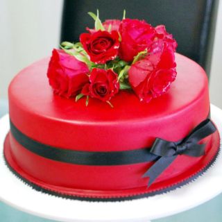  red velvet floral cake 
