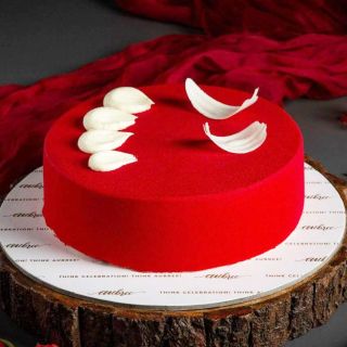  red velvet premium quality cake 