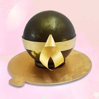 Half kg Round shape chocolate pinata cake 