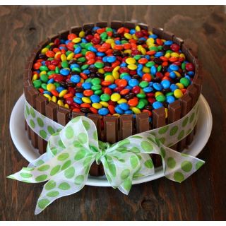 kitkat cake