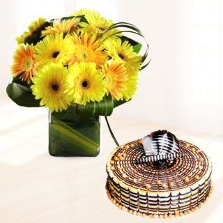Vase Arrangement of 10 yellow gerberas with butterscotch cool cake 