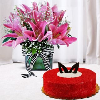Vase arrangement of 5 pink lilies with red velvet cool cake  